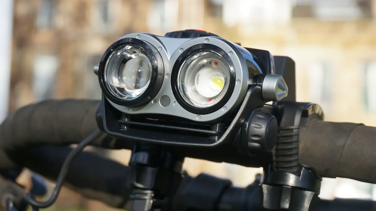 Diskret operation fælde Review: LED Lenser XEO 19R Light - Singletrack World Magazine