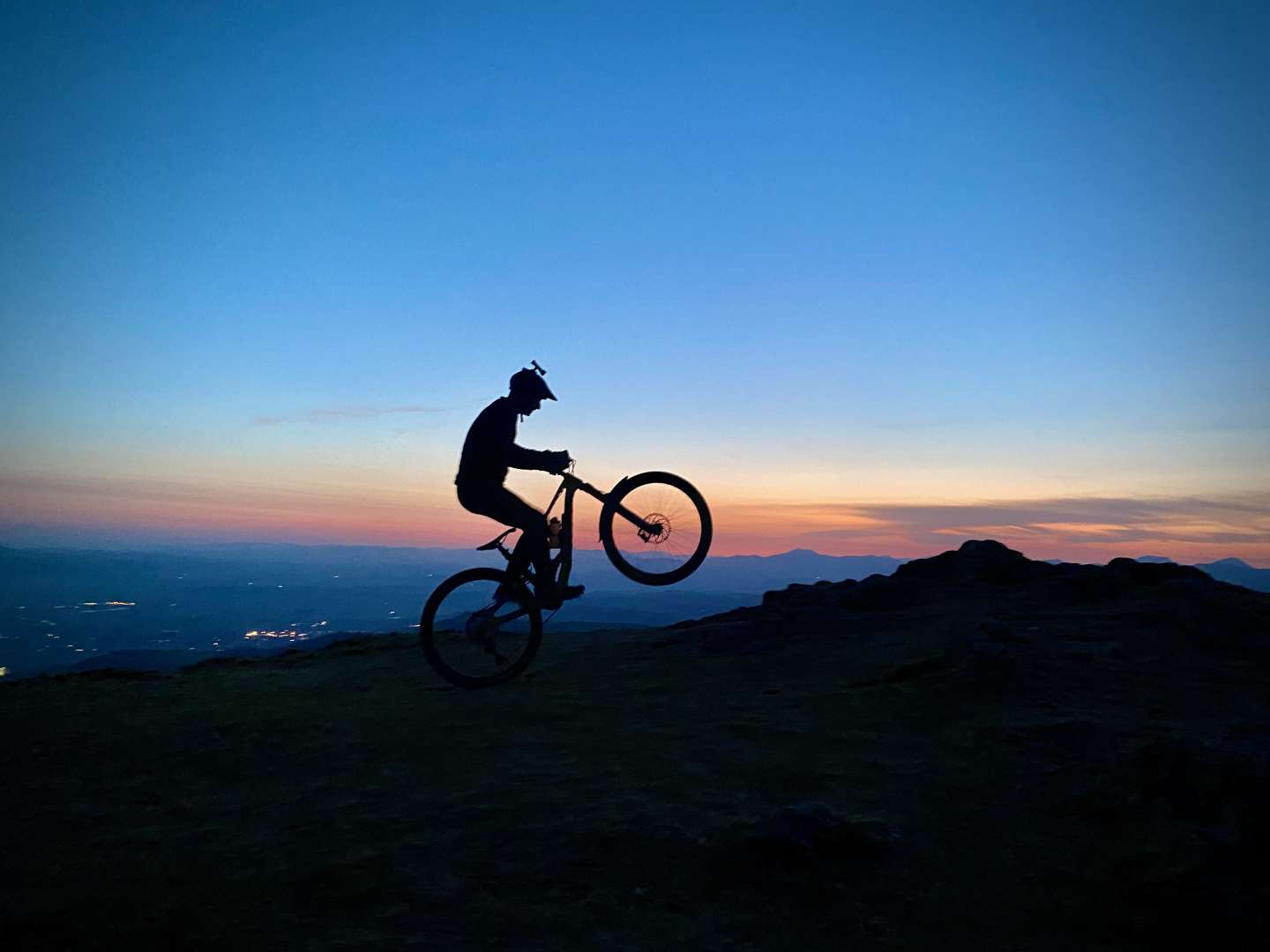 2025-04-08 Dumyat McBoab Sunset 00009.jpeg