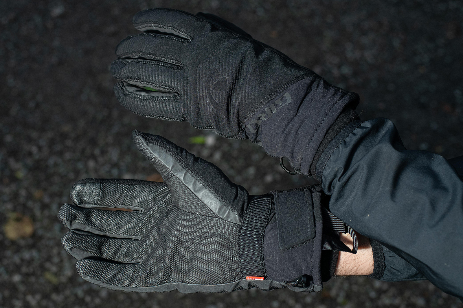 Giro-Proof-Glove-01-f1f232e.jpg