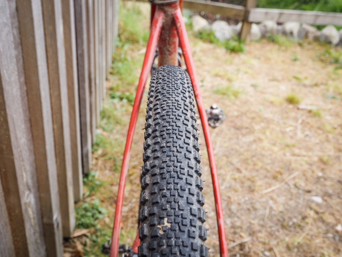 700c x 45c bike tires