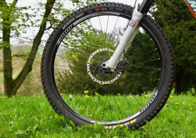 maxxis minion dhf 29in 29er downhill tyre tubeless