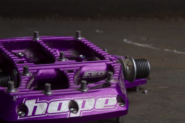 hope f20 flat pedals purple issue 113