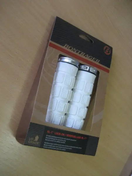 The slightly paradoxically named Bontrager "Race Lite Thick" Lock-On grips. Chunky mofo's.