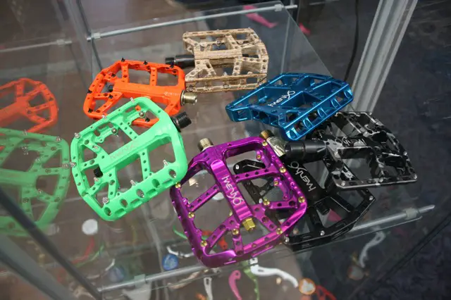 ... and some light multi-coloured pedals.