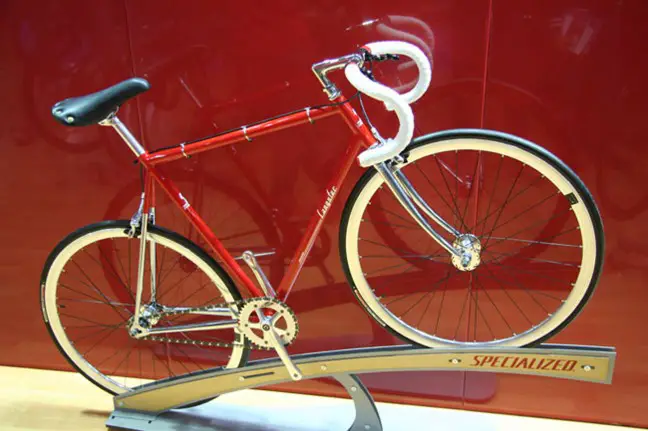 Look at the red, look at the chrome, and the cable clips, it's a pretty Langster.