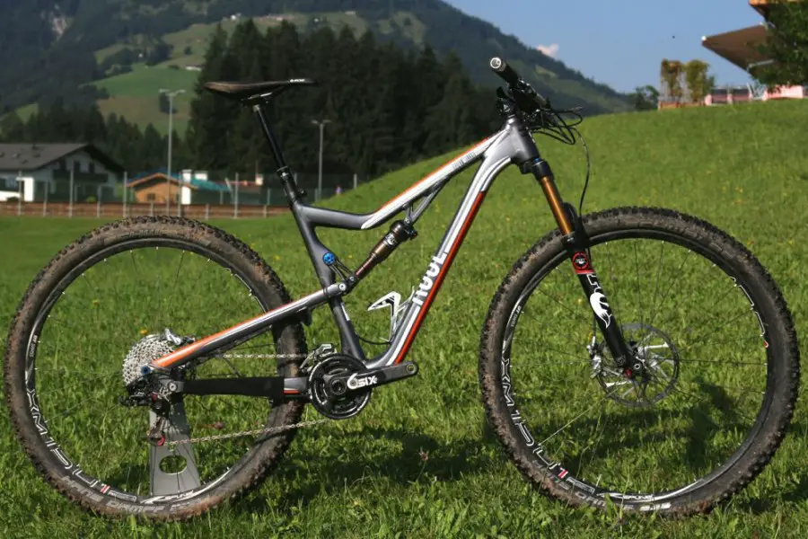 santa cruz hightower 29 27.5 plus dual suspension mountain bike carbon rockshox