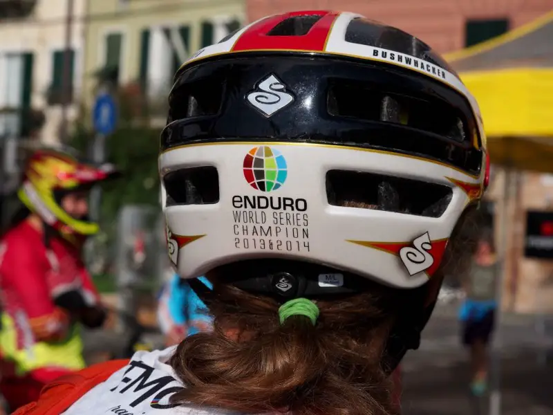 Tracy Moseley ews enduro world series champion 2015 2014 2013 bushwacker helmet