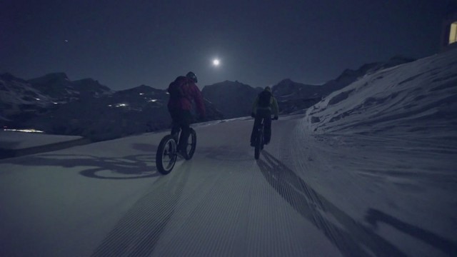 moonlit night riding mtb singletrack magazine singletrackworld mountain bike