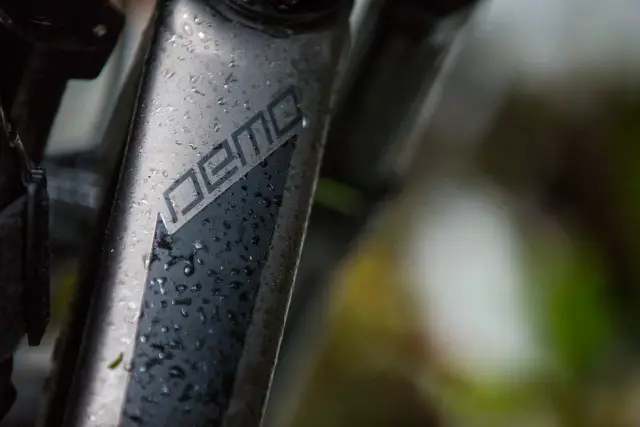Specialized Demo Alloy