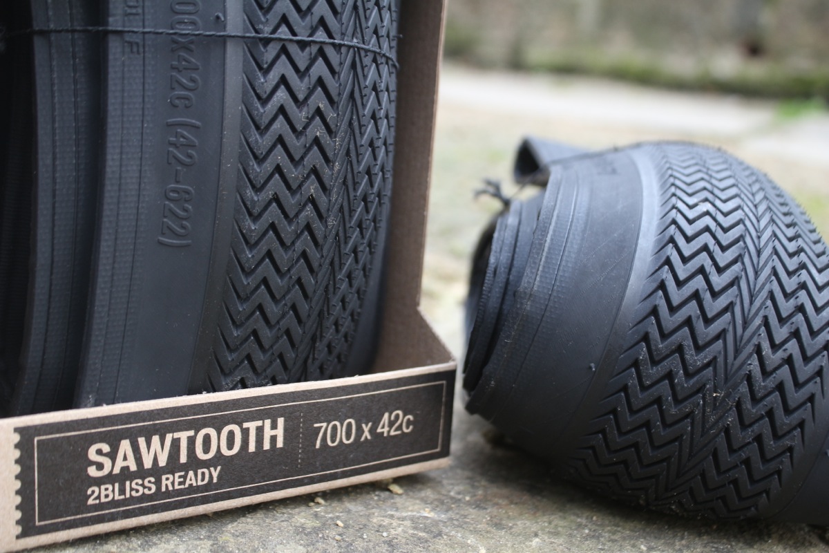 specialized sawtooth tyres