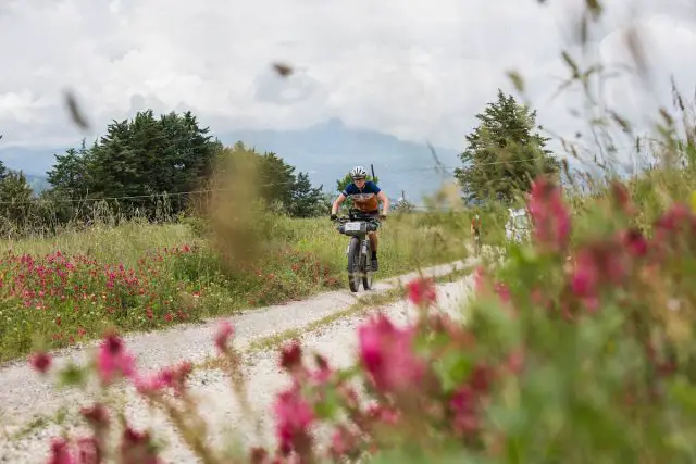Video: Bikepacking Adventures In Tuscany