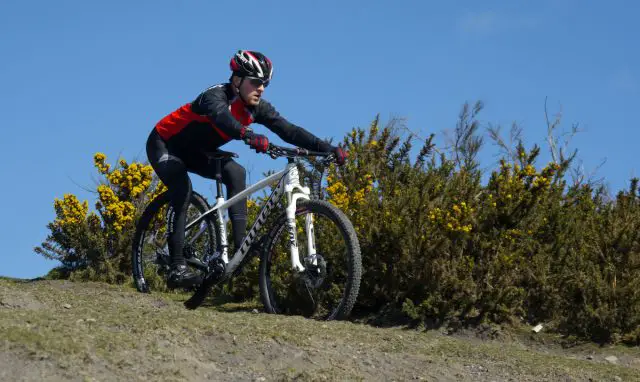 issue 105 group test hardtail race carbon 29in bmc niner trek olly townsend winter cold lycra