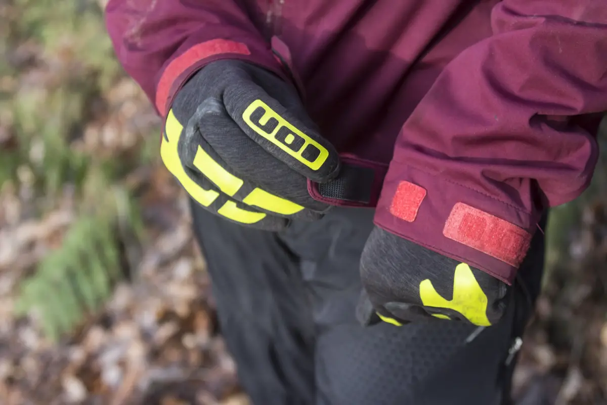 ion waterproof wetsuit gloves wil
