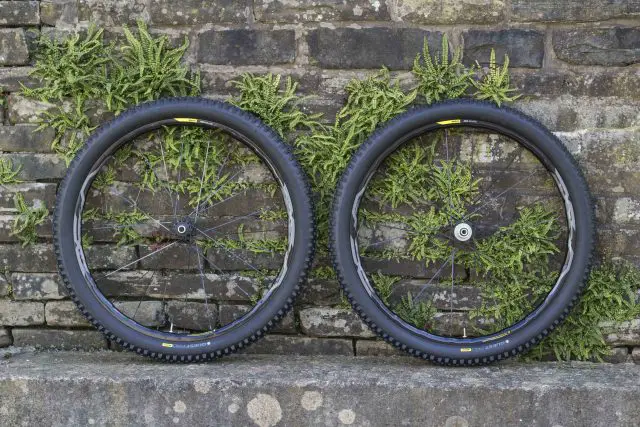 mavic xa pro carbon elite tubeless wheels 