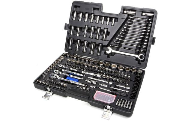 Halfords selling tool sets for half price while stocks last