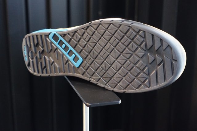 ion flat pedal shoe