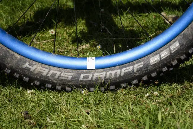 schwalbe hans dampt tubeless tyre issue 114