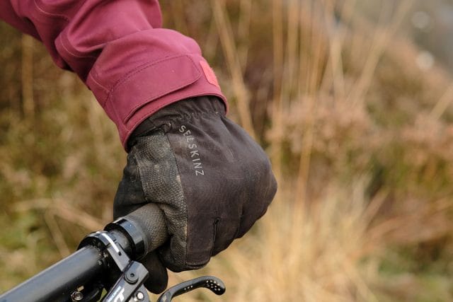 sealskinz highland gloves winter