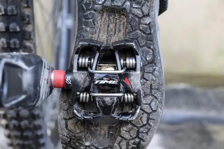 time atach dh4 pedals clip-in