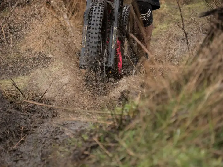 specialized hillbilly tyre grid mud 