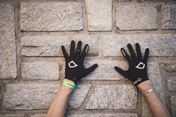 hebo tracker gloves