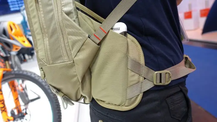 thule raid backpack hydration iphone