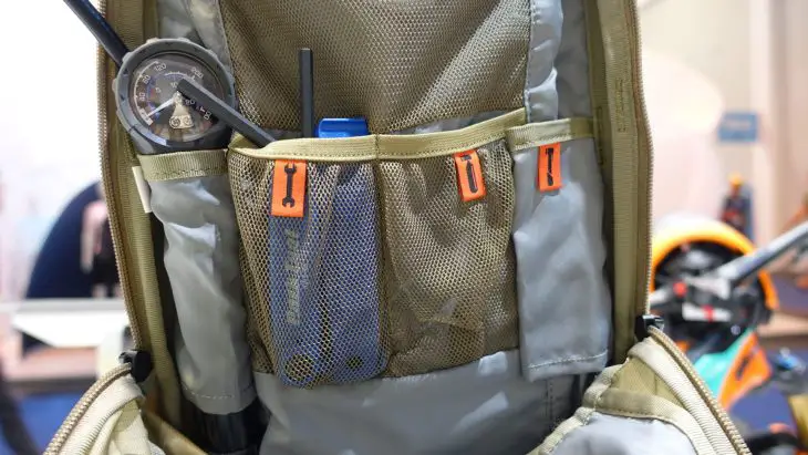 thule raid backpack hydration