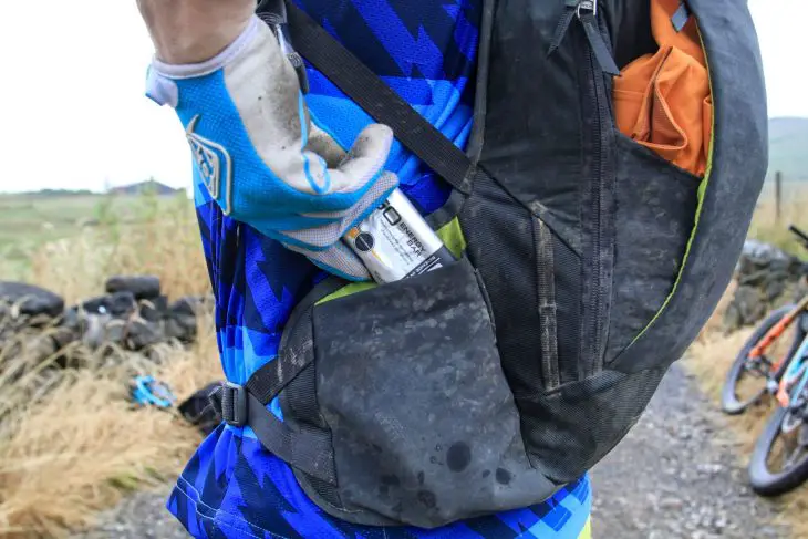 thule vital 8 hydration backpack hydrapak bladder