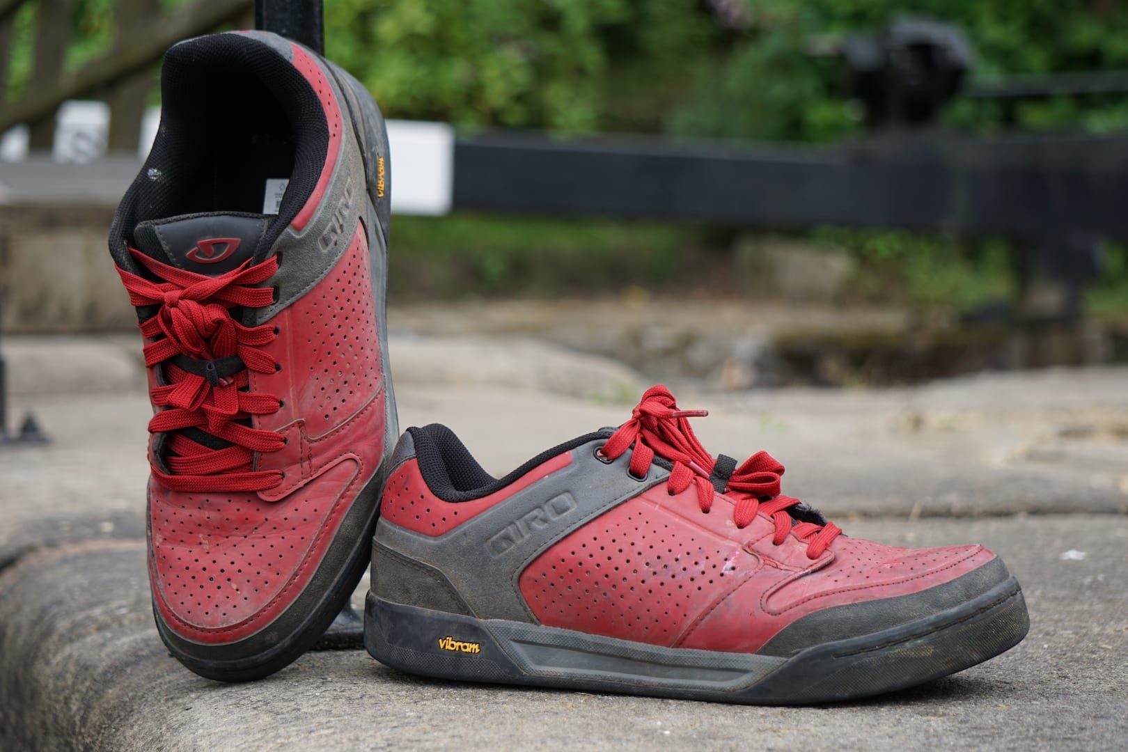 Review: The Giro Riddance flat pedal shoe uses a Vibram Megagrip sole for # ...