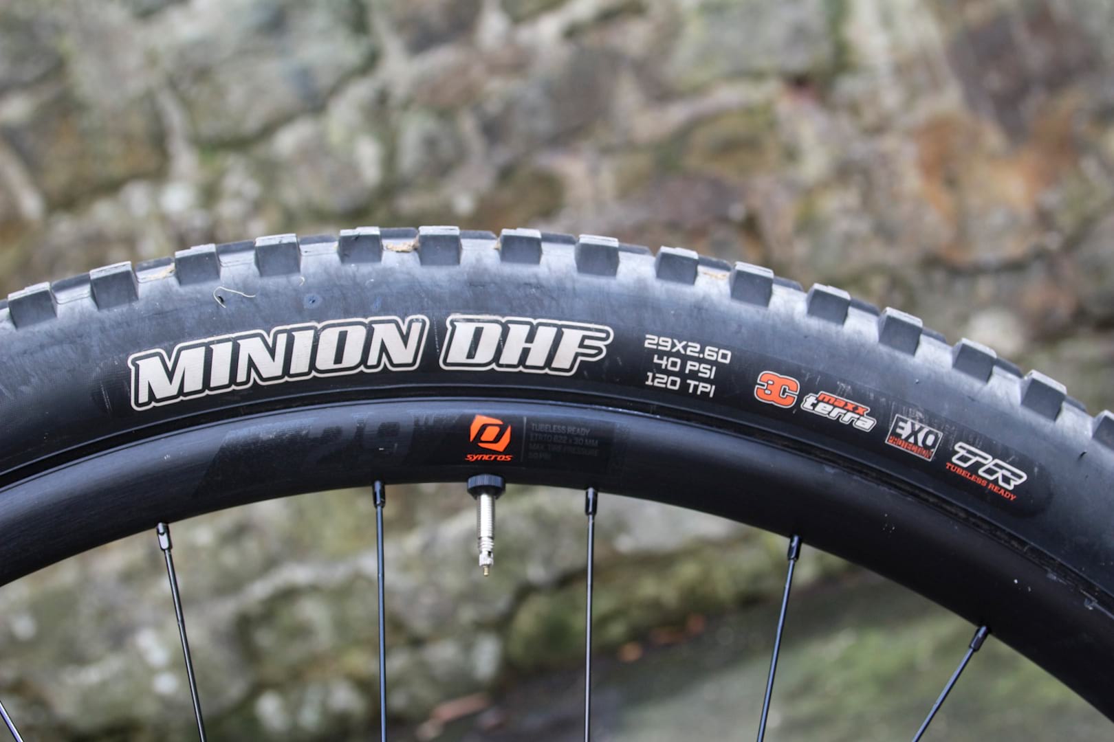 maxxis minion dhf tyre 29x2.6in