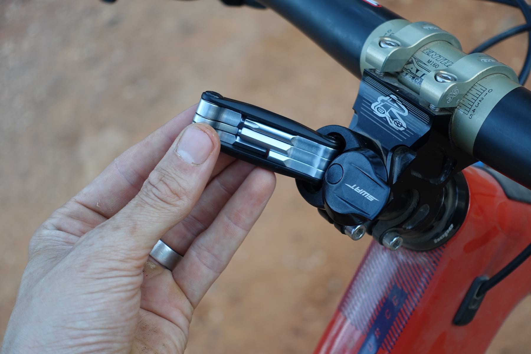 specialized swat conceal carry mtb tool