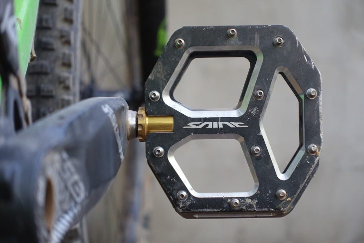 Review | Shimano goes for mega bearing durability with the tough-as Saint M828 flat pedals