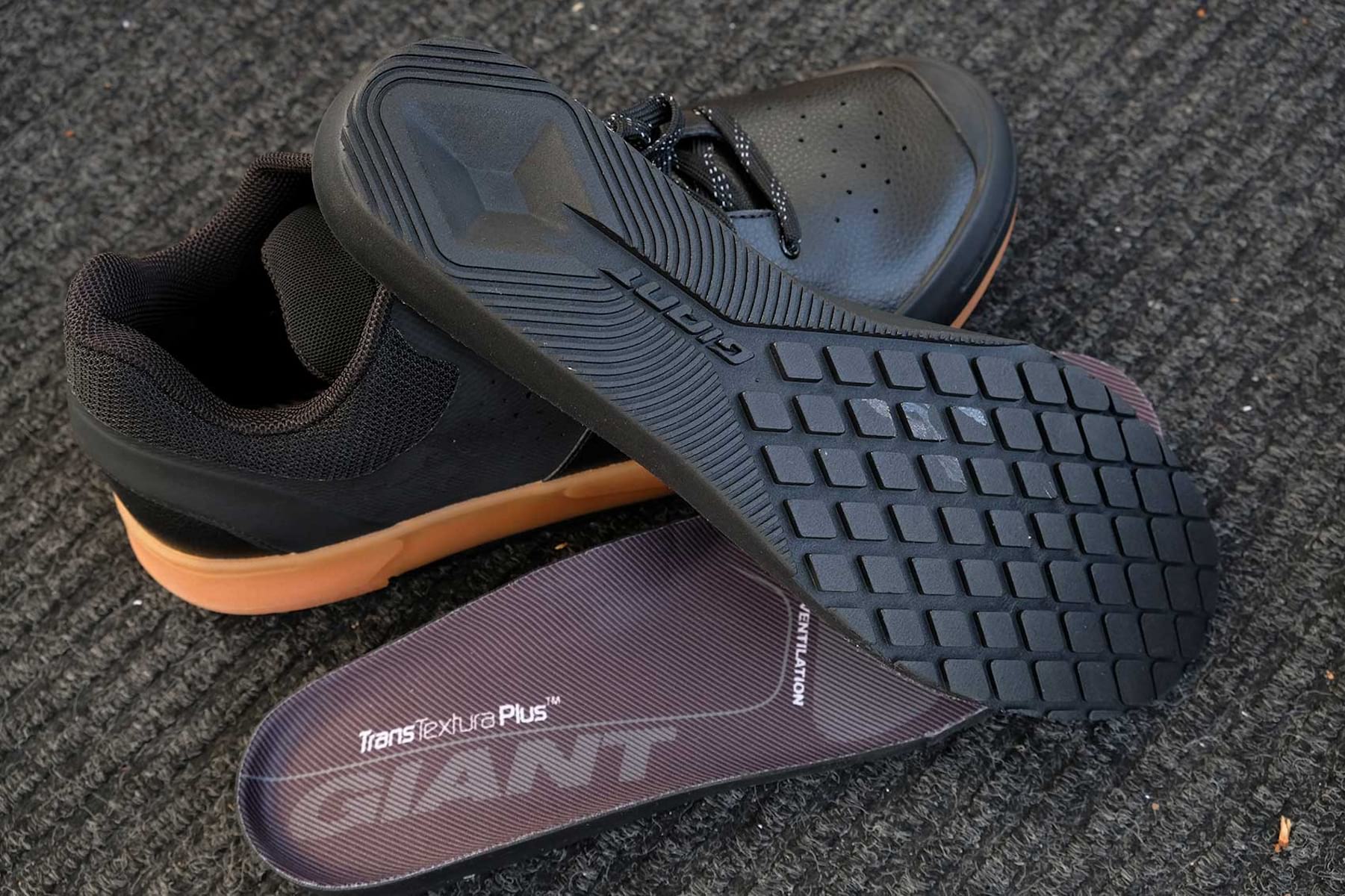 giant flat pedal shoes