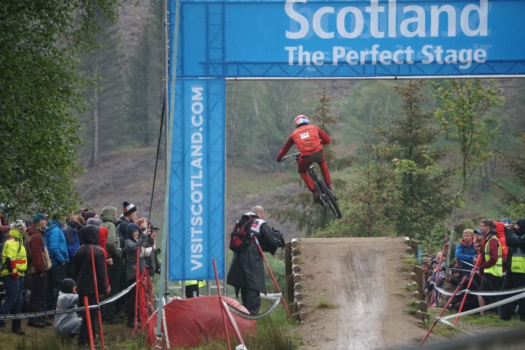 gee atherton 2019 fort william world cup