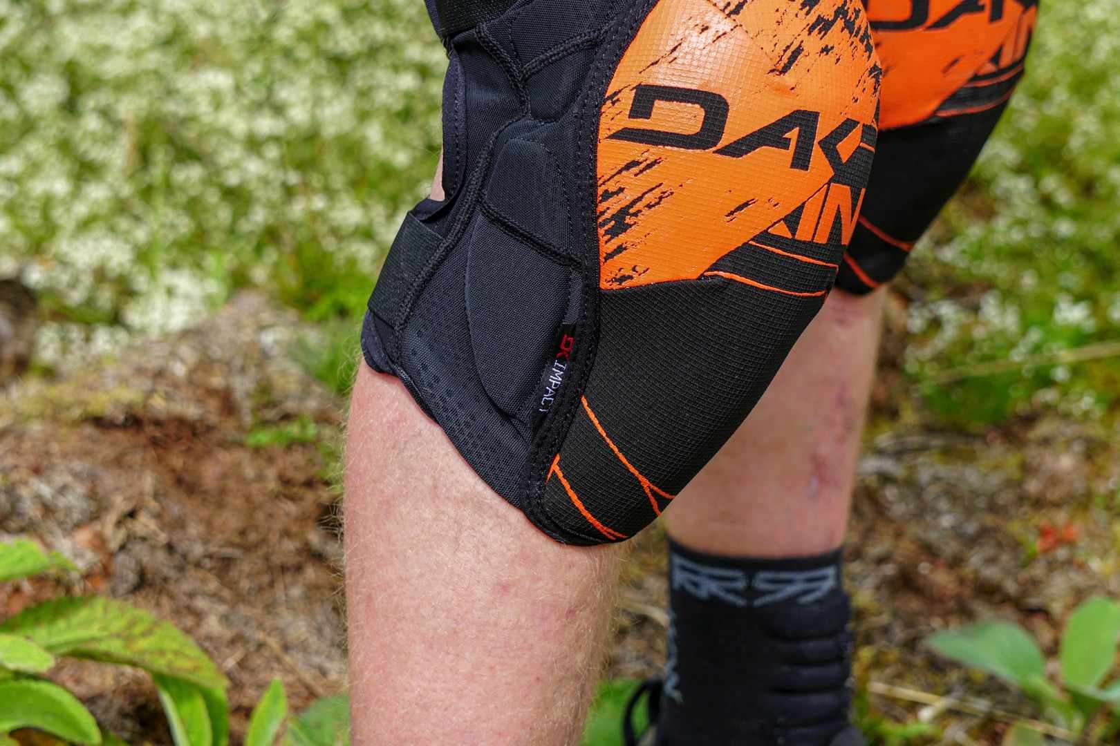 Slayer knee pad details