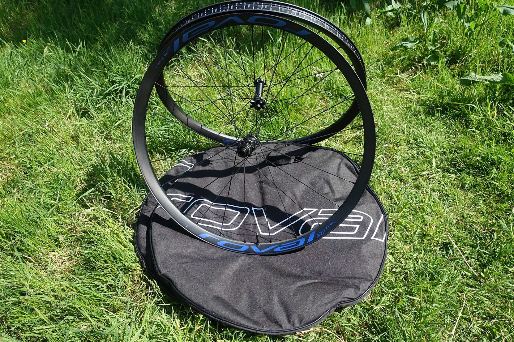 roval control sl team wheels and wheel bag