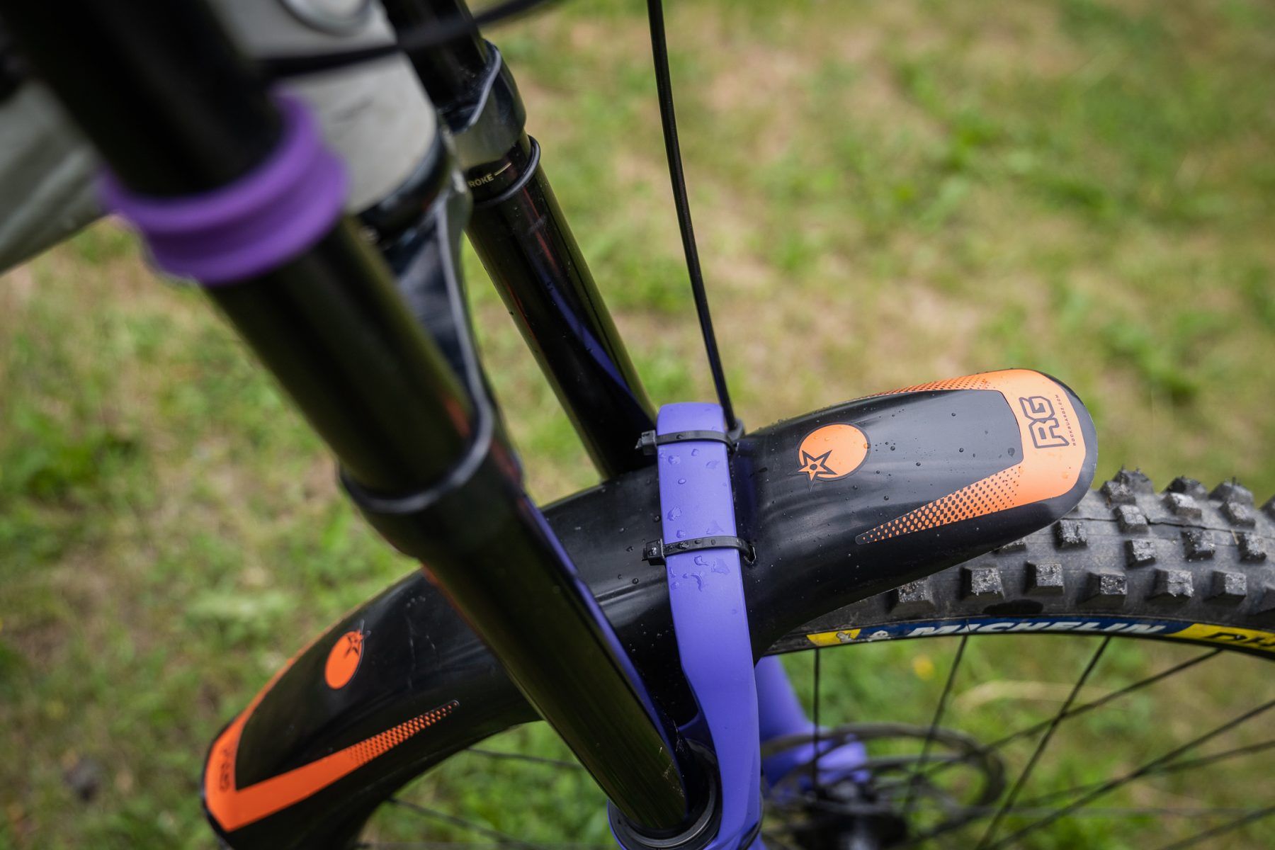 Joe Connell's Orange Stage 6 with prototype dual crown Formula fork