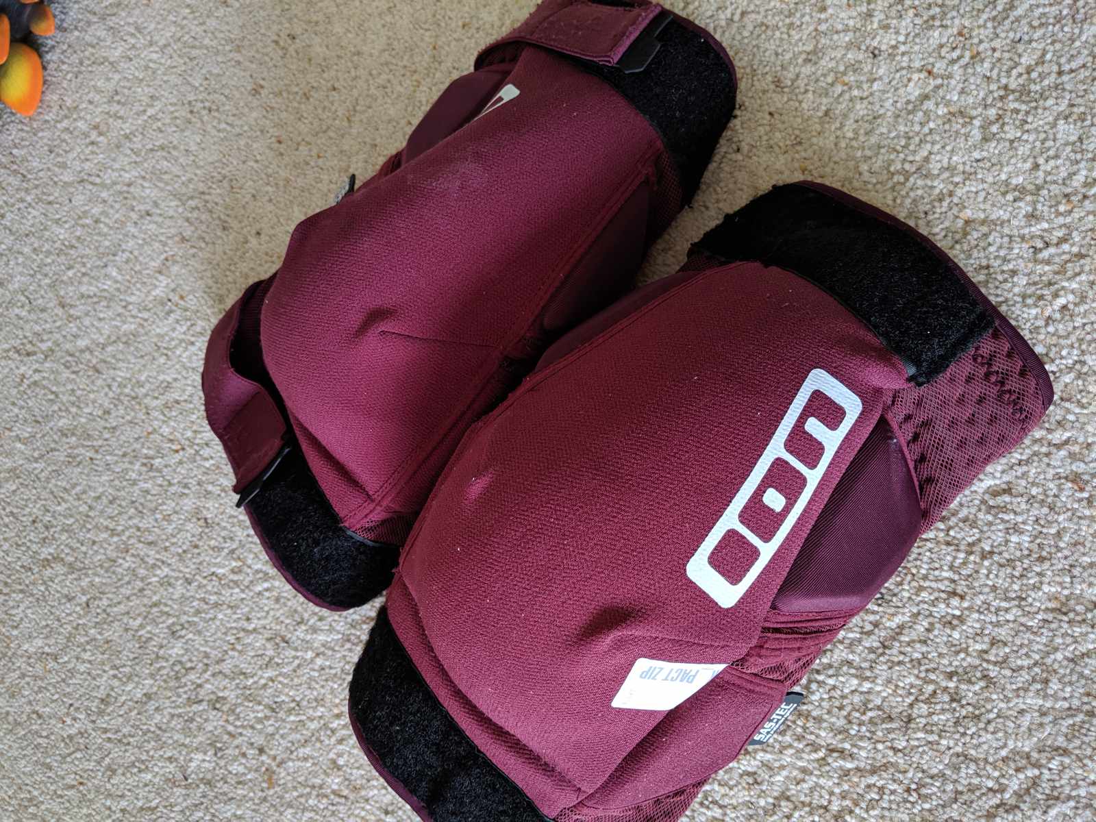 Ion K-Pact Zip Knee Pads - X-Large - Classifieds for sale