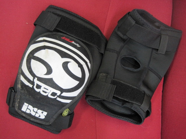 IXS Hack Knee Pads