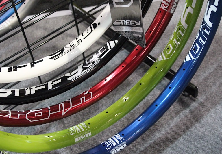 Interbike 2010: Accessories, lights, locks, bars, cameras, colours