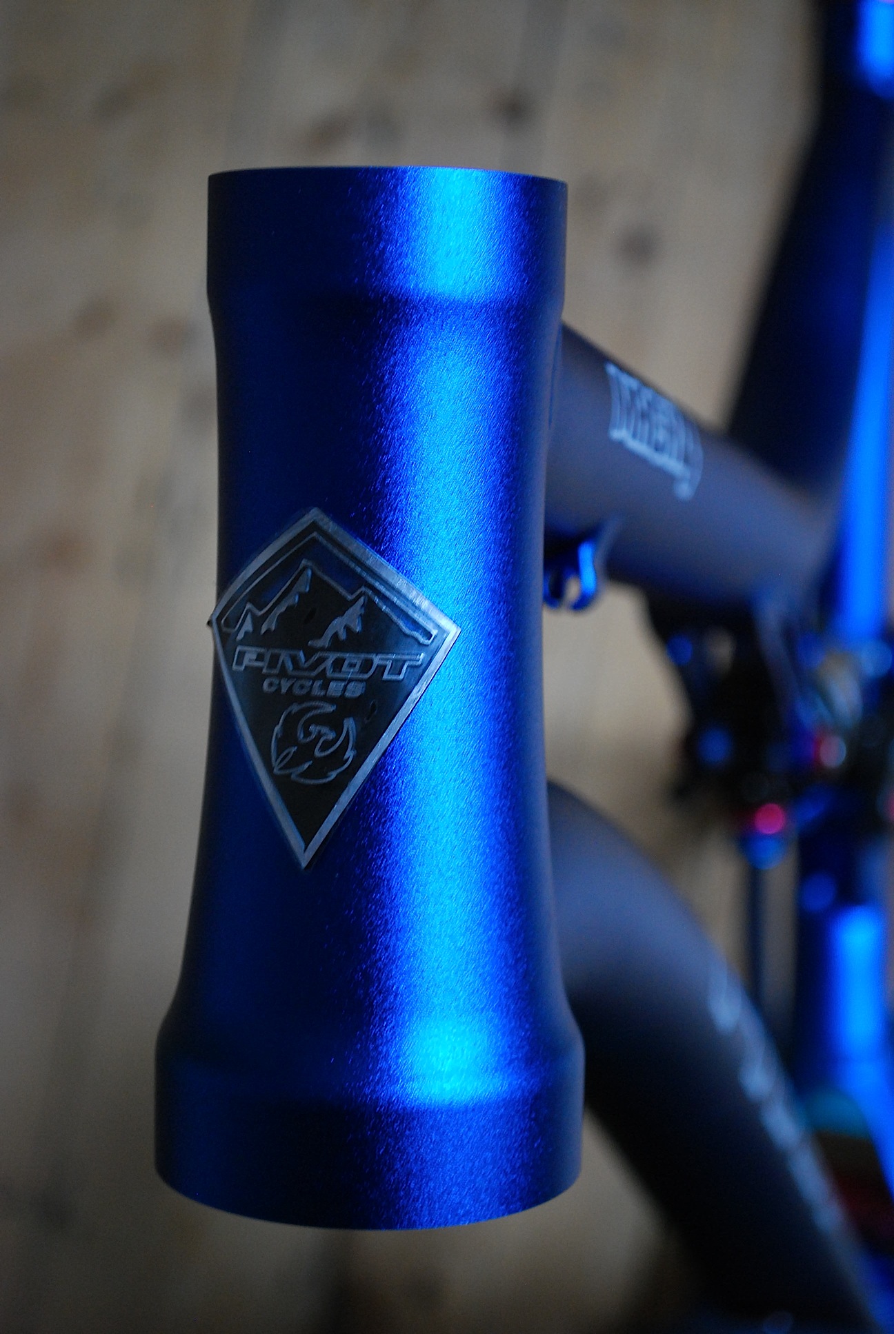 pivot mach 4 tapered head tube