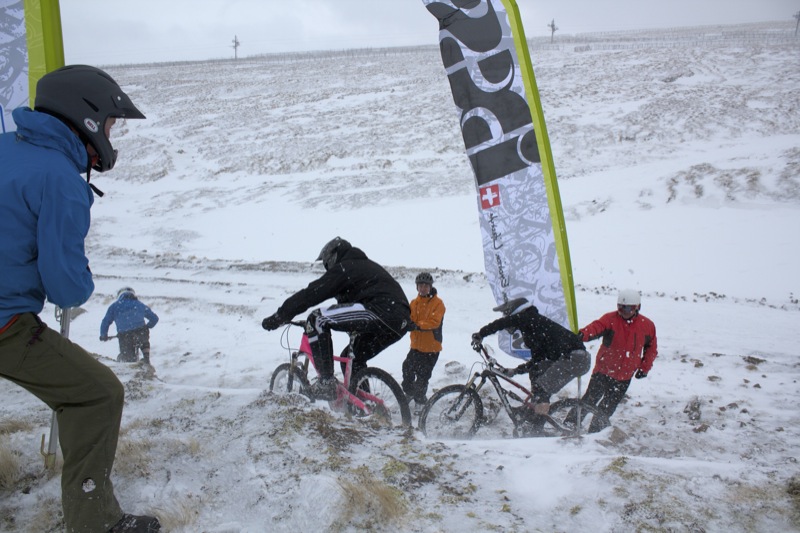 iXS Macavalanche Preview