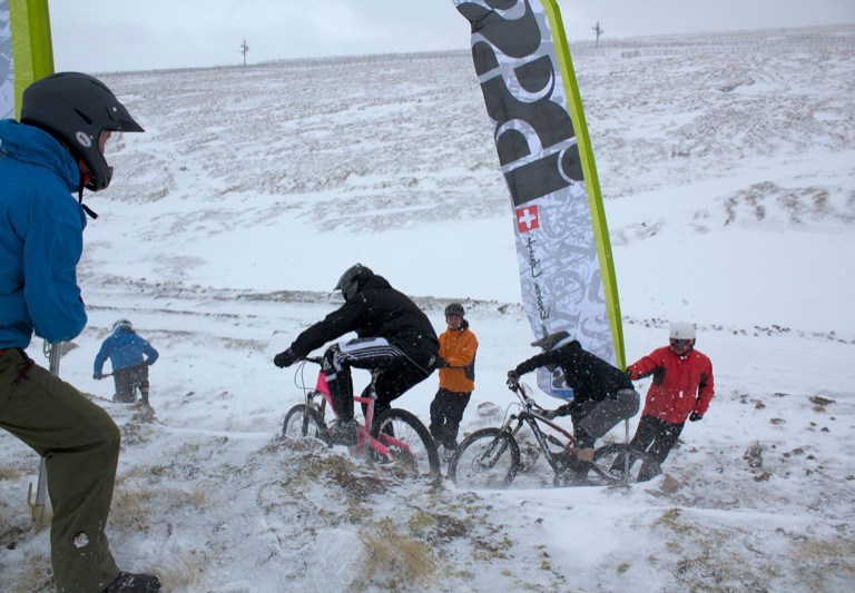 iXS Macavalanche Preview