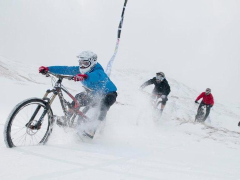 iXS MacAvalanche Promo Video