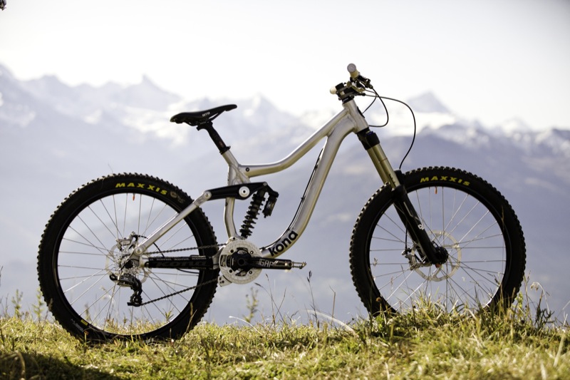 Kona 2012: Entourage, Operator, Honzo 29er (with pics!) and more…