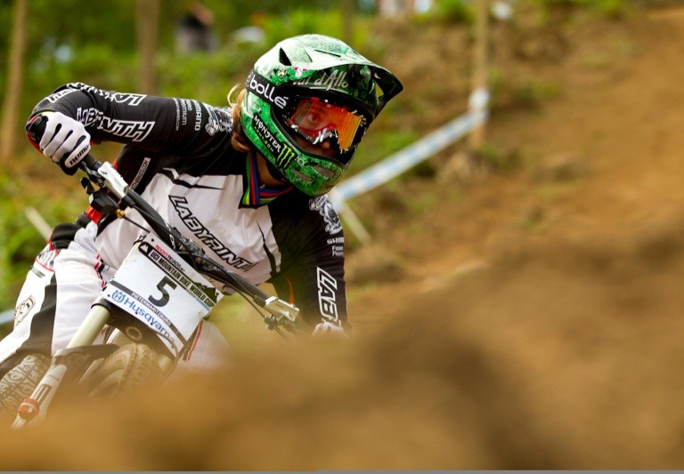 Greg Minnaar & Tracey Hannah win UCI DH World Cup Rd1