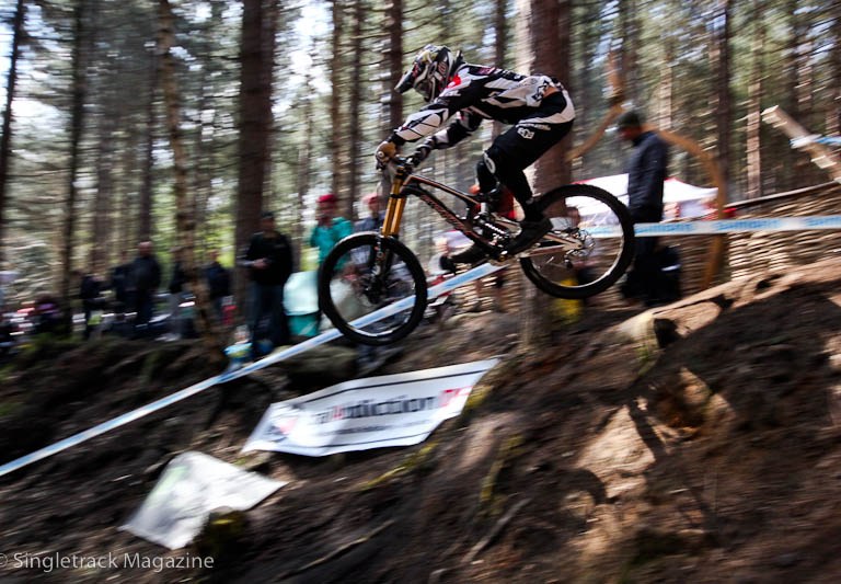 Singletrack go racing again – Peaty’s Steel City DH report