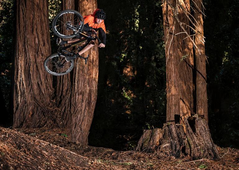 Santa Cruz introduce aluminium Blur TR