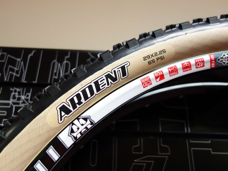 Core Bike: Chunky Maxxis Tyres