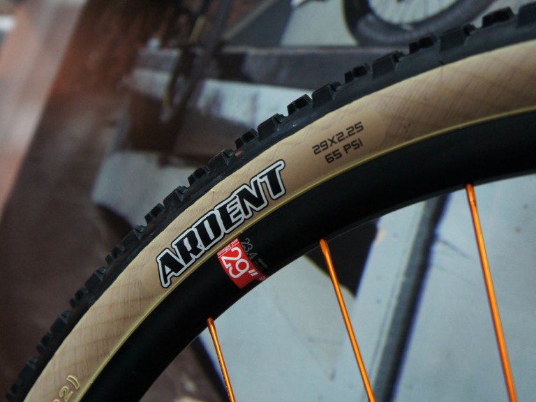 Interbike 2013: Maxxis adds skinwall, quick Ardent